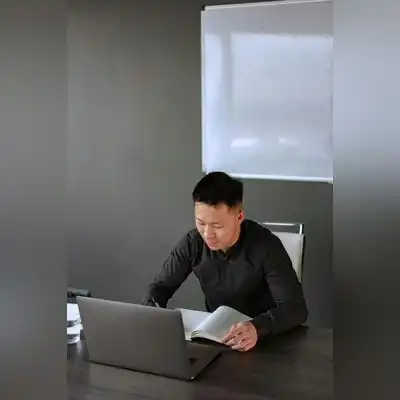 赵雨成
